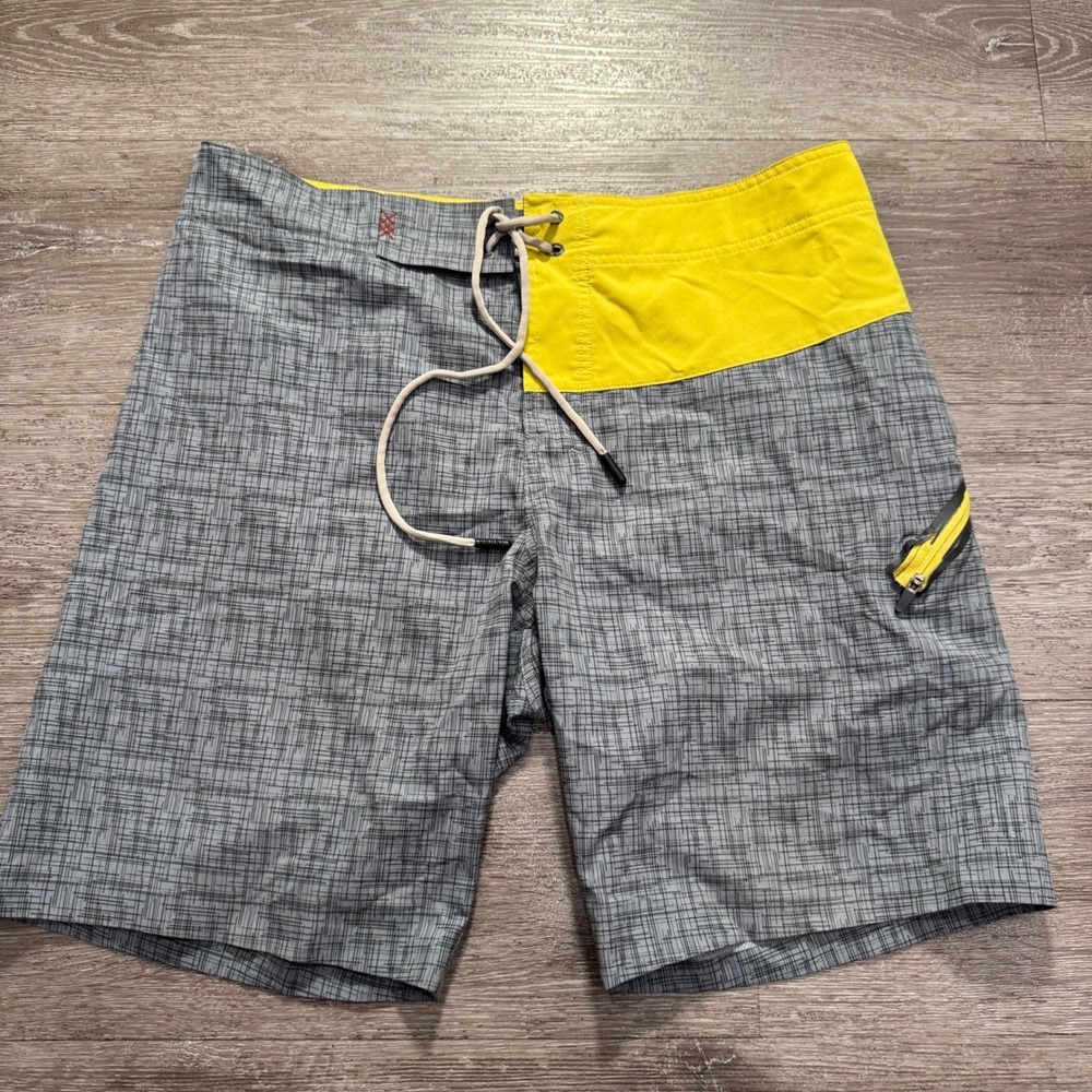 Rhone Board Shorts Mens‎ 34 Grey Yellow Swim Trunks Zipper Pocket Summer Surfing